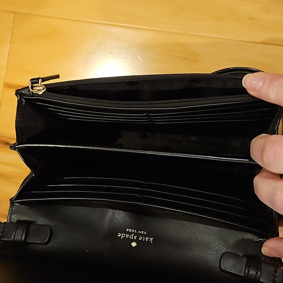 Kate Spade Pebble Leather Harlow Wallet on a String Black in Good Used Condition - Picture 6 of 15